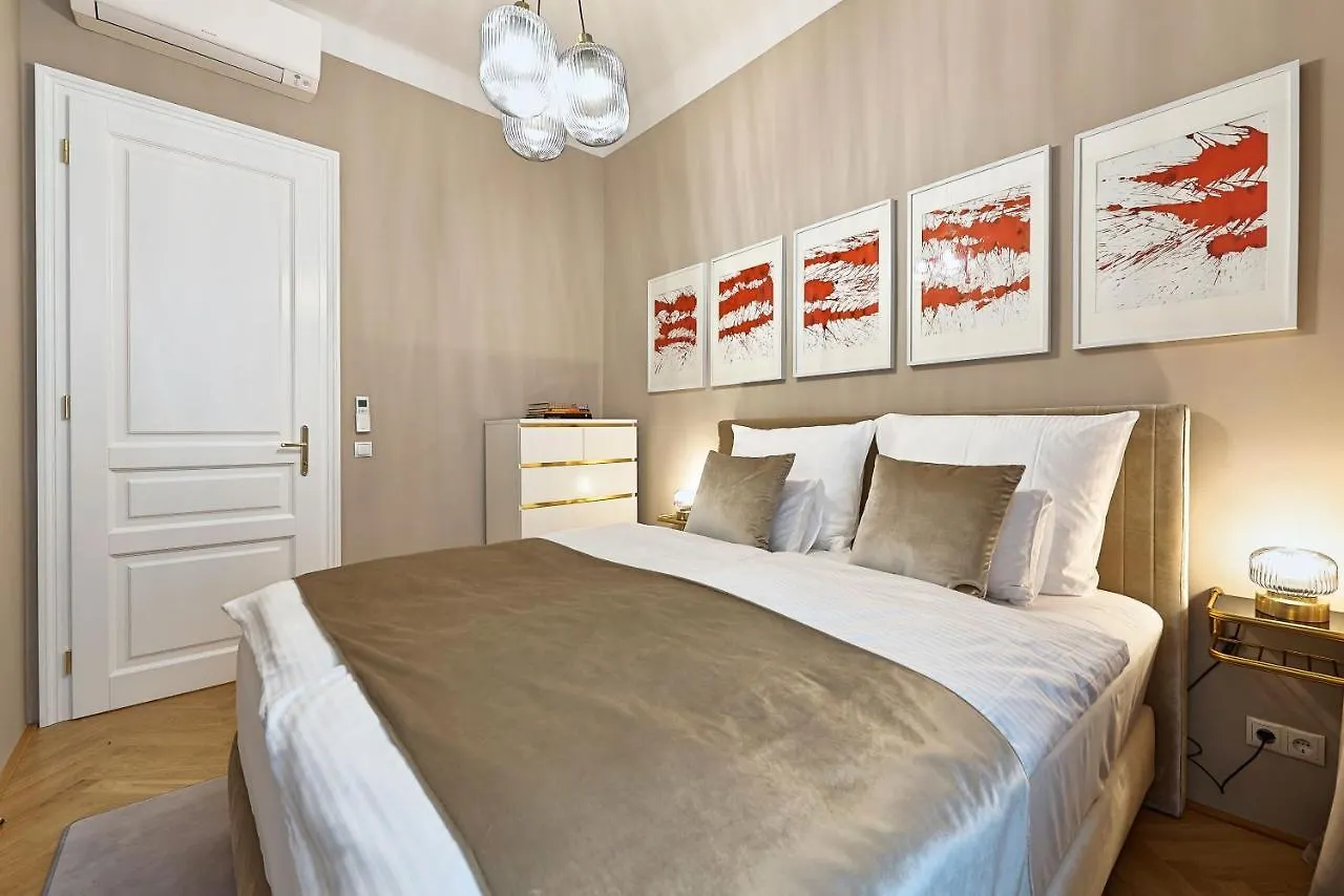 Apartments Theobaldgasse - Exclusive Opportunity Since Construction Close By Vienna 0*,